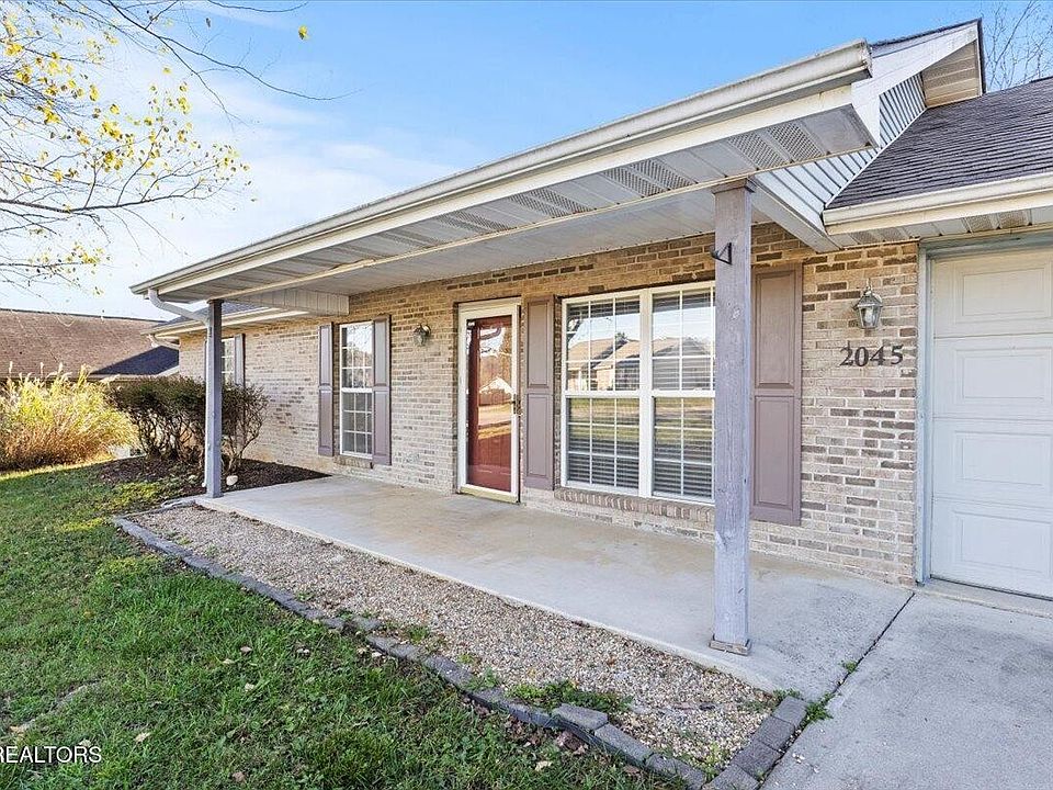 1st image of 2045 Southern Oaks Dr