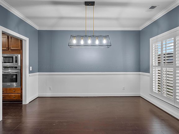 5th image of 104 Meadow Way
