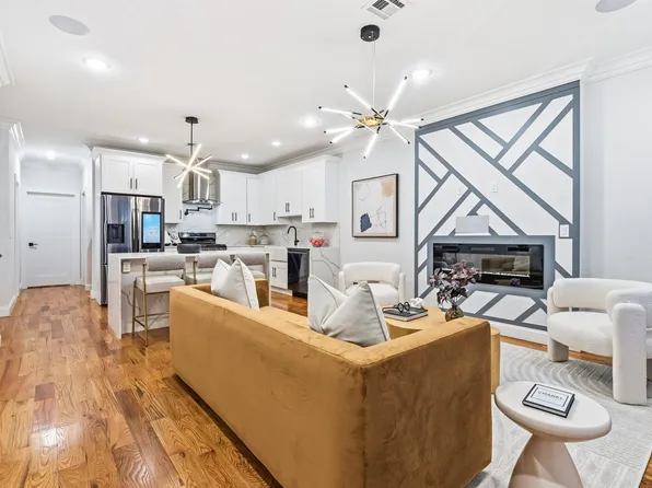 865 Summit Avenue image 8 of 38