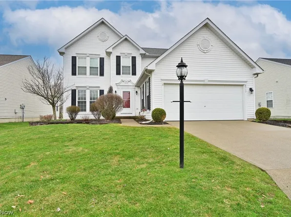 8517 Antlers Trl, North Ridgeville, OH 44039