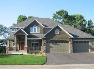 1035 Patterson Dr, Shakopee, MN 55379