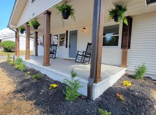 113 Willowbrook Rd, Hendersonville, NC 28792