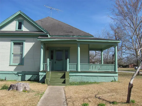 317 Elm St, Navasota, TX 77868