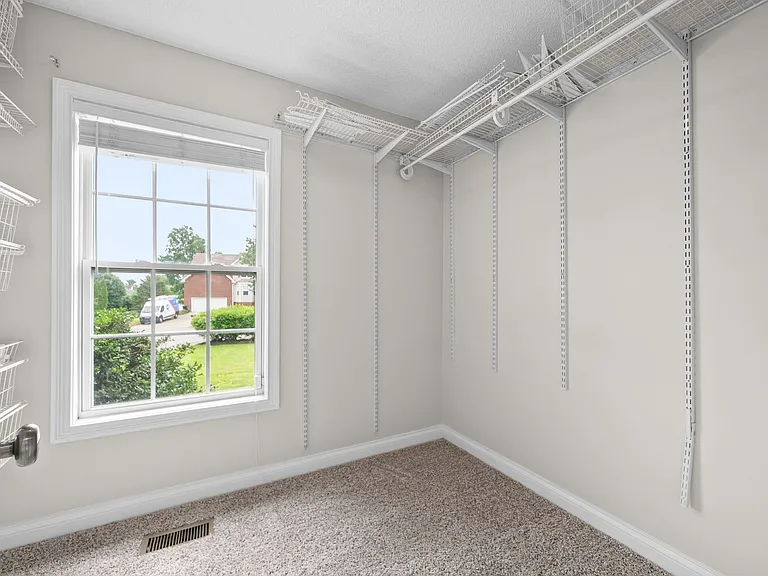 706 Shamrock Ct — Photo 22