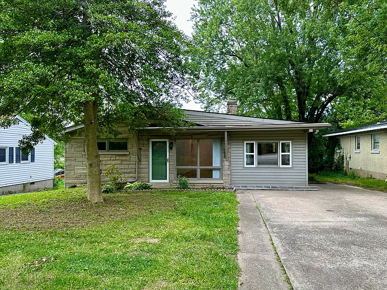 1889 Old Paris Rd — Photo 1