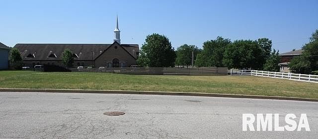 2nd image of 1400 Remington Rd #1402