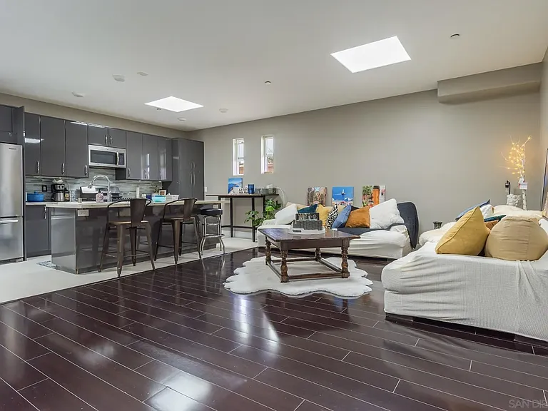4741 Point Loma Ave #201 — Photo 30