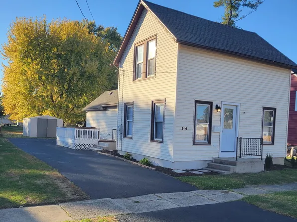 217 Adams St, Genoa, IL 60135