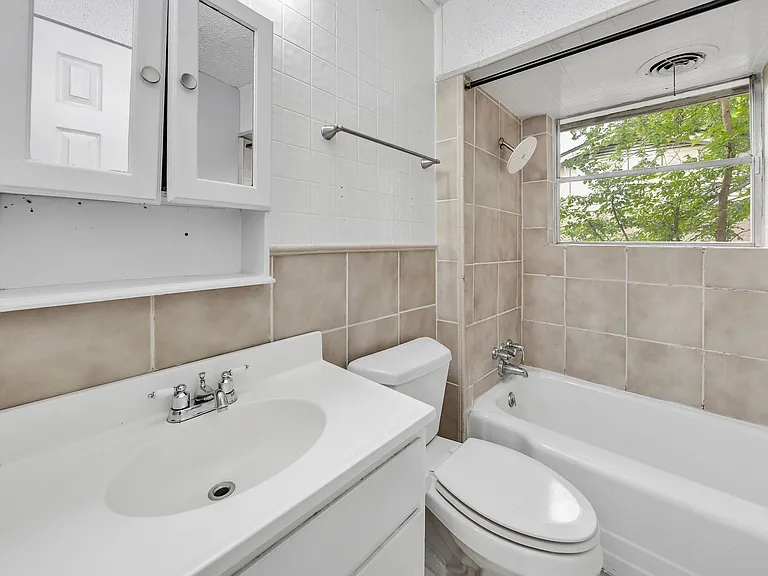 4621 Darla Dr — Photo 7