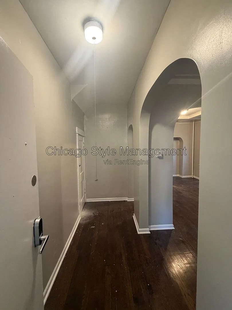 3 bed, 1.0 bath, $1,550 — Photo 3