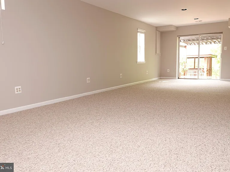 10295 Dunn Meadow Rd — Photo 15