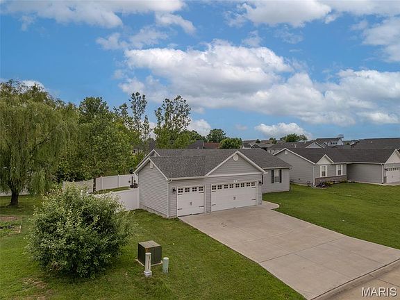 2nd image of 111 Plymouth Dr