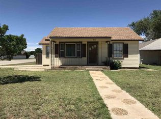 412 NW Avenue G, Seminole, TX 79360