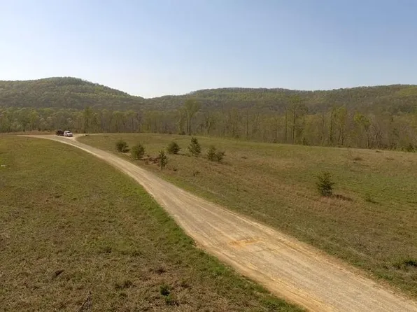 29 & 30 Bear Hollow Ln, Livingston, TN 38570