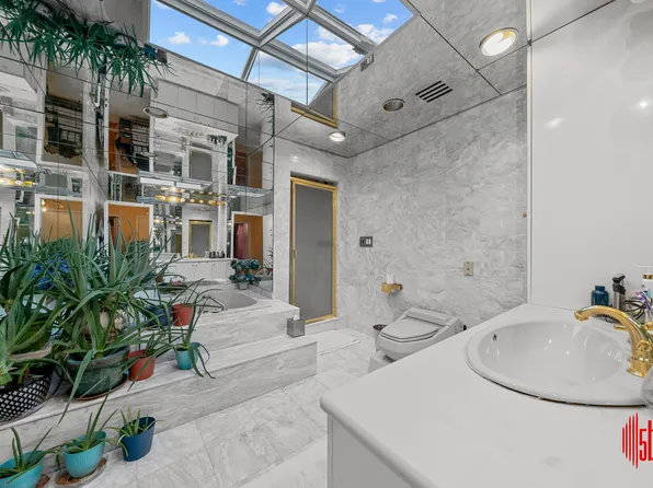 2346 Bergen Avenue image 23 of 29