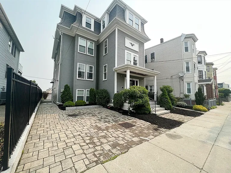 214 E Eagle St #6 — Photo 10
