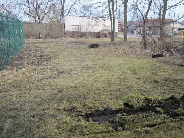 1st image of 631 W Ford Ave