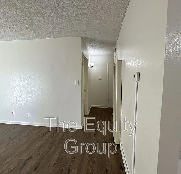 1426 W Elowin Ave — Photo 13