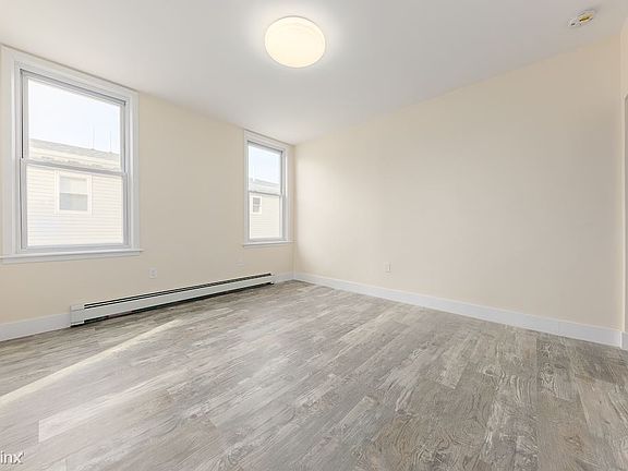 1601 E 56th St 2-01
