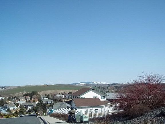 3rd image of 720 SE Carolstar Dr