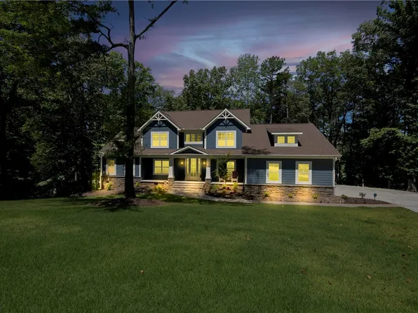 621 Winter Pine Ct, Seneca, SC 29672
