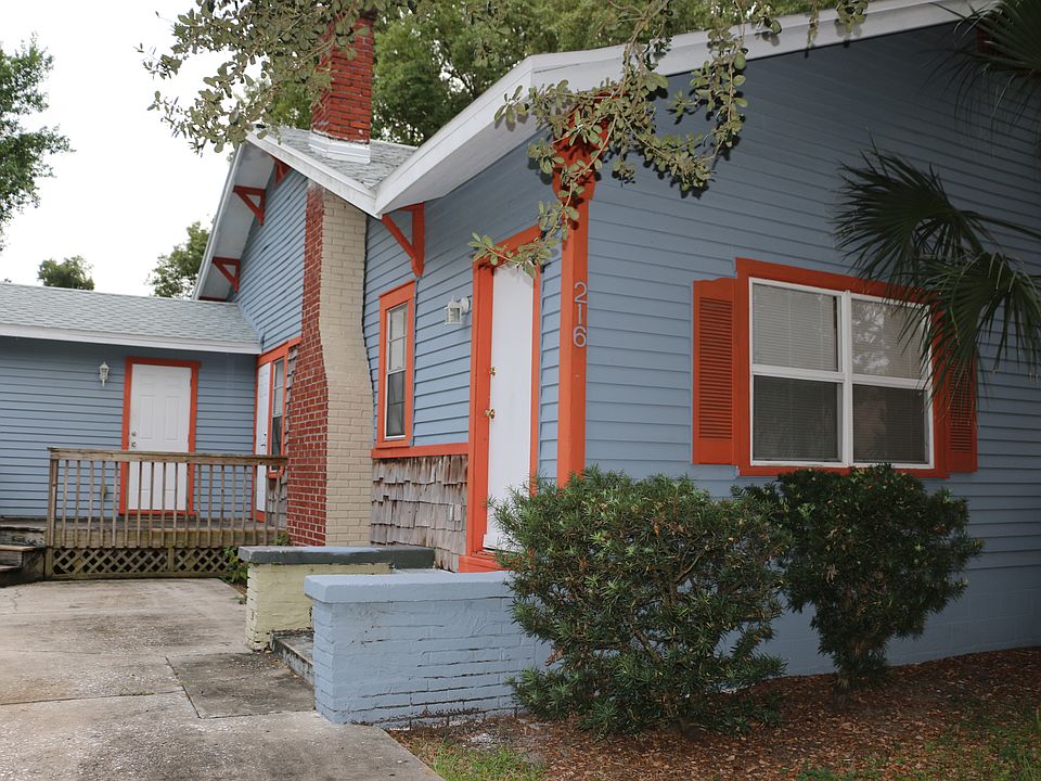 Front side of the apartmentavailable