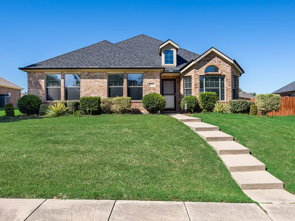 221 Cliffbrook Dr