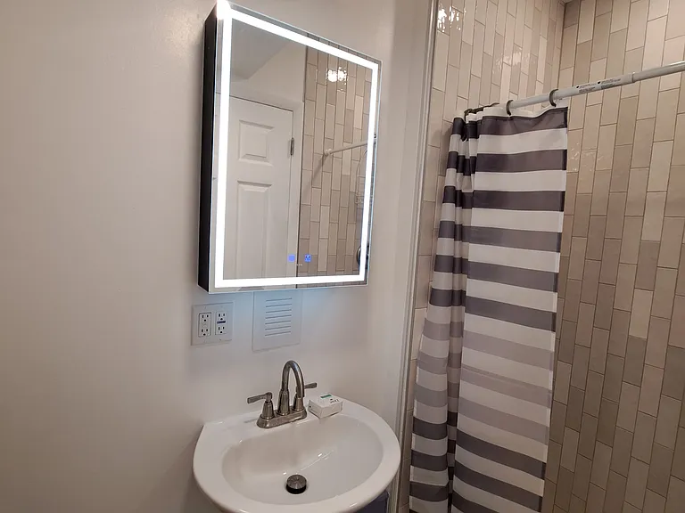 1244 Grove St — Photo 10