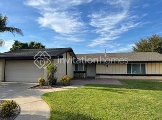 1070 Country Club Ln, Corona, CA 92880