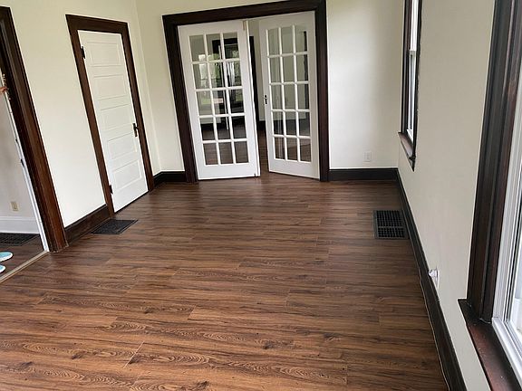 4th image of 826 Main St #1