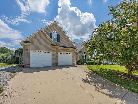 4th image of 3146 Clear Ridge Dr