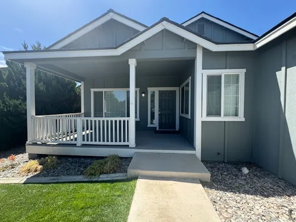 638 Canary Cir, Fernley, NV 89408