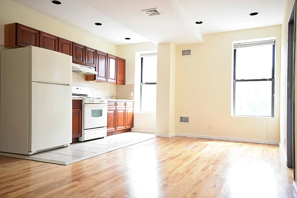 Rented by Immac Realty | media 18