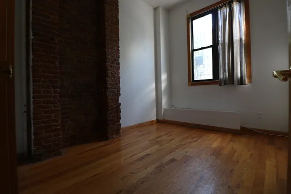 Rented by Nooklyn NYC LLC | media 19