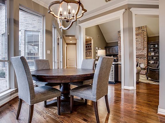 4th image of 8643 Royalbrook Ct