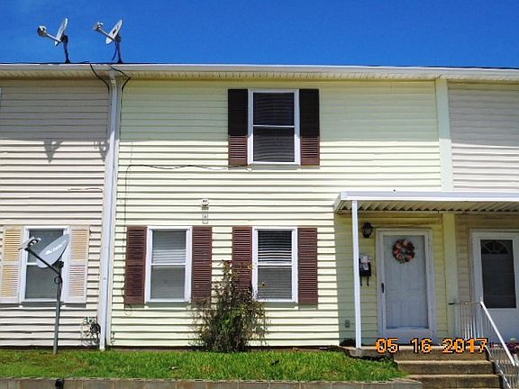 2nd image of 112 W Sycamore St