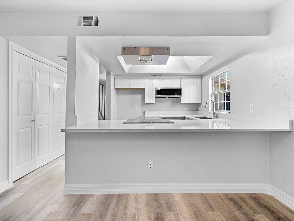 1st image of 2819 Nova Dr