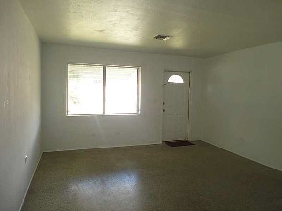 2nd image of 16163 NE 18th Ct