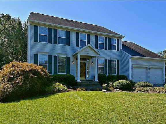 3rd image of 605 Silkwood Ct