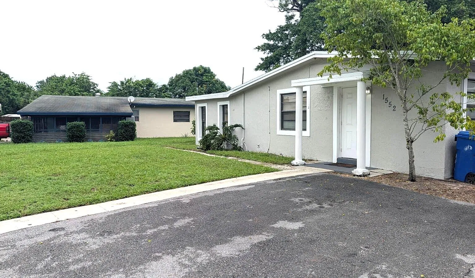 3 bed, 1.0 bath, 1208 sqft, $2,600 — Photo 1