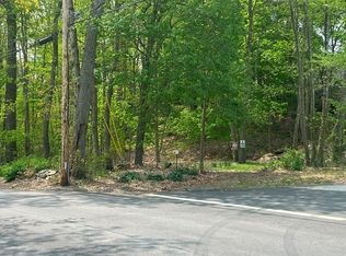 1-1R Camelot Cir, Dudley, MA 01571