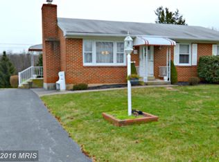 6211 E Hemlock Dr, Sykesville, MD 21784