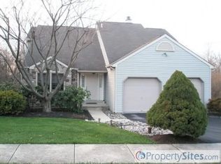 24 Casselberry Dr, Audubon, PA 19403