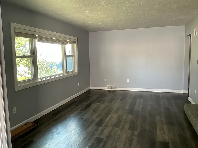 1314 W A St — Photo 2