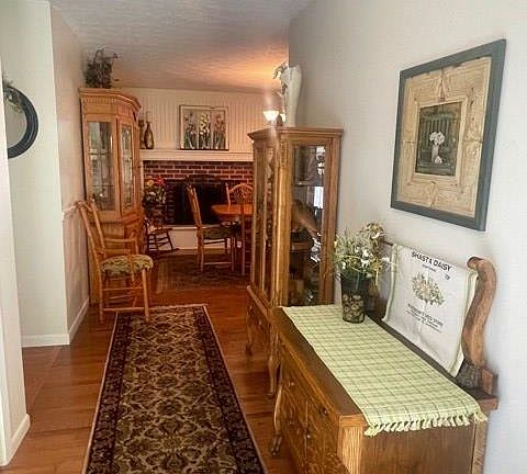 3rd image of 28 Rachel Ct