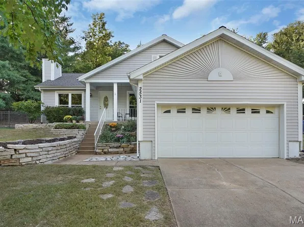 2531 Elm Forest Ct, Ballwin, MO 63011