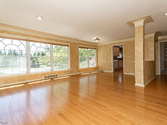 5th image of 29426 Gates Mills Blvd