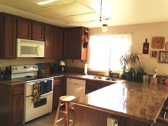 5th image of 1330 Pebblewood Dr