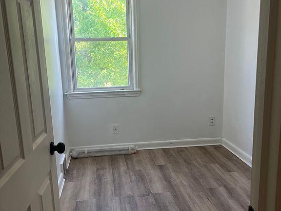 5th image of 152 Madison Dr