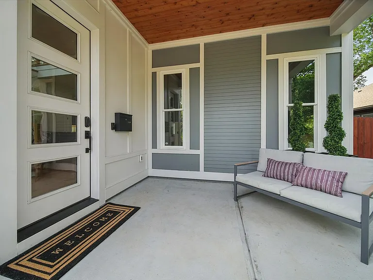 708 Cross Trail Dr — Photo 3